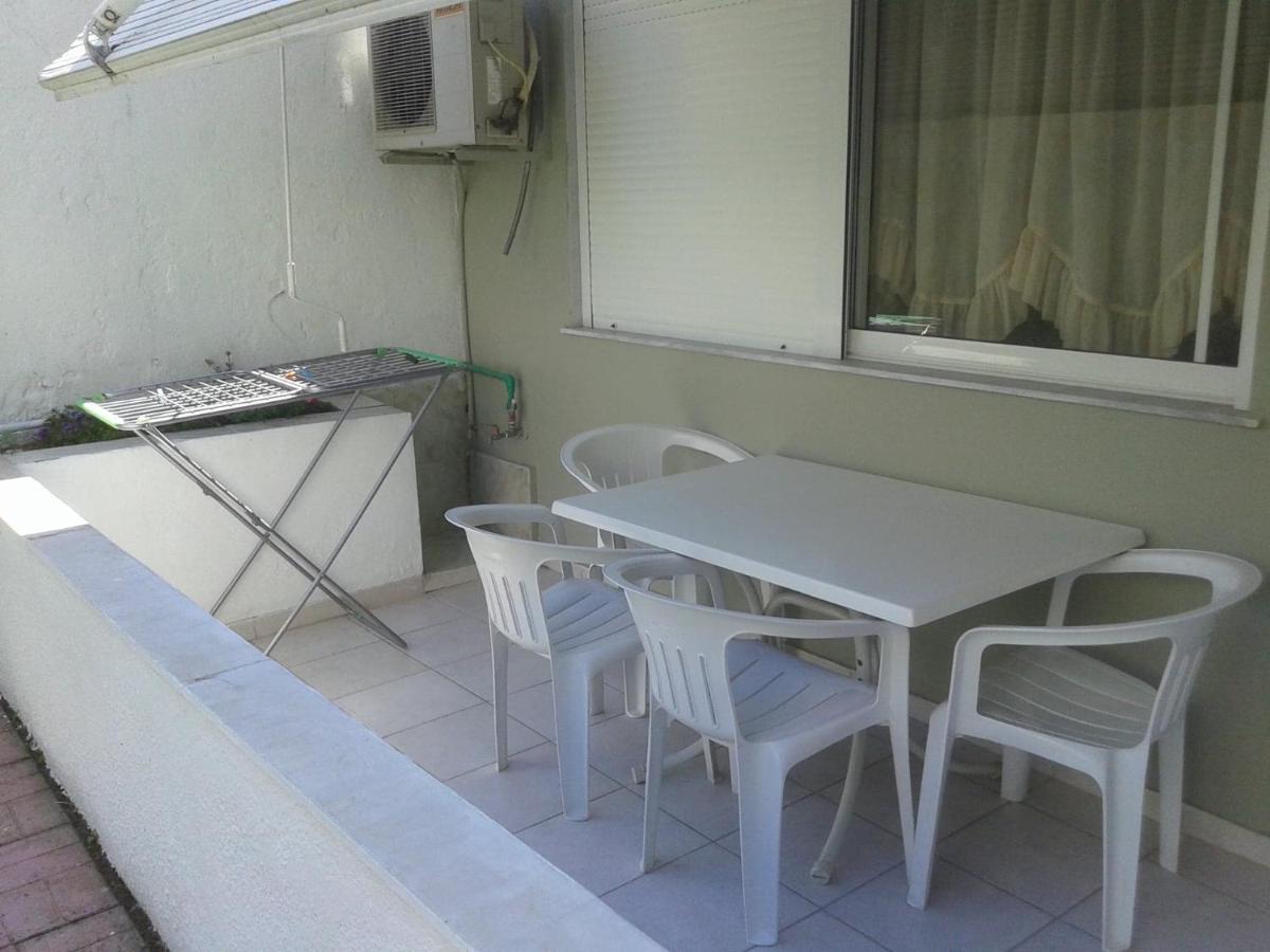 Petrakis Studios & Apartments Hanioti Esterno foto
